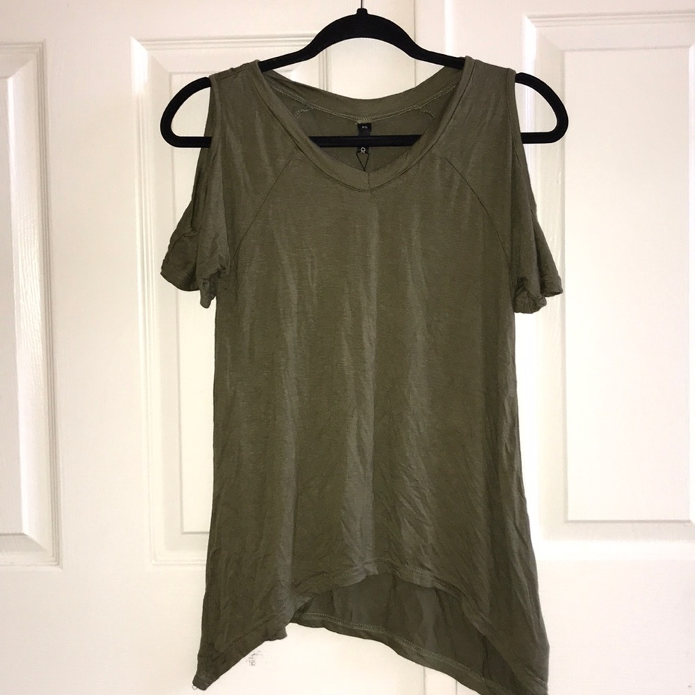 BWNT Olive Green Cold Shoulder Cut Out Flowy Top